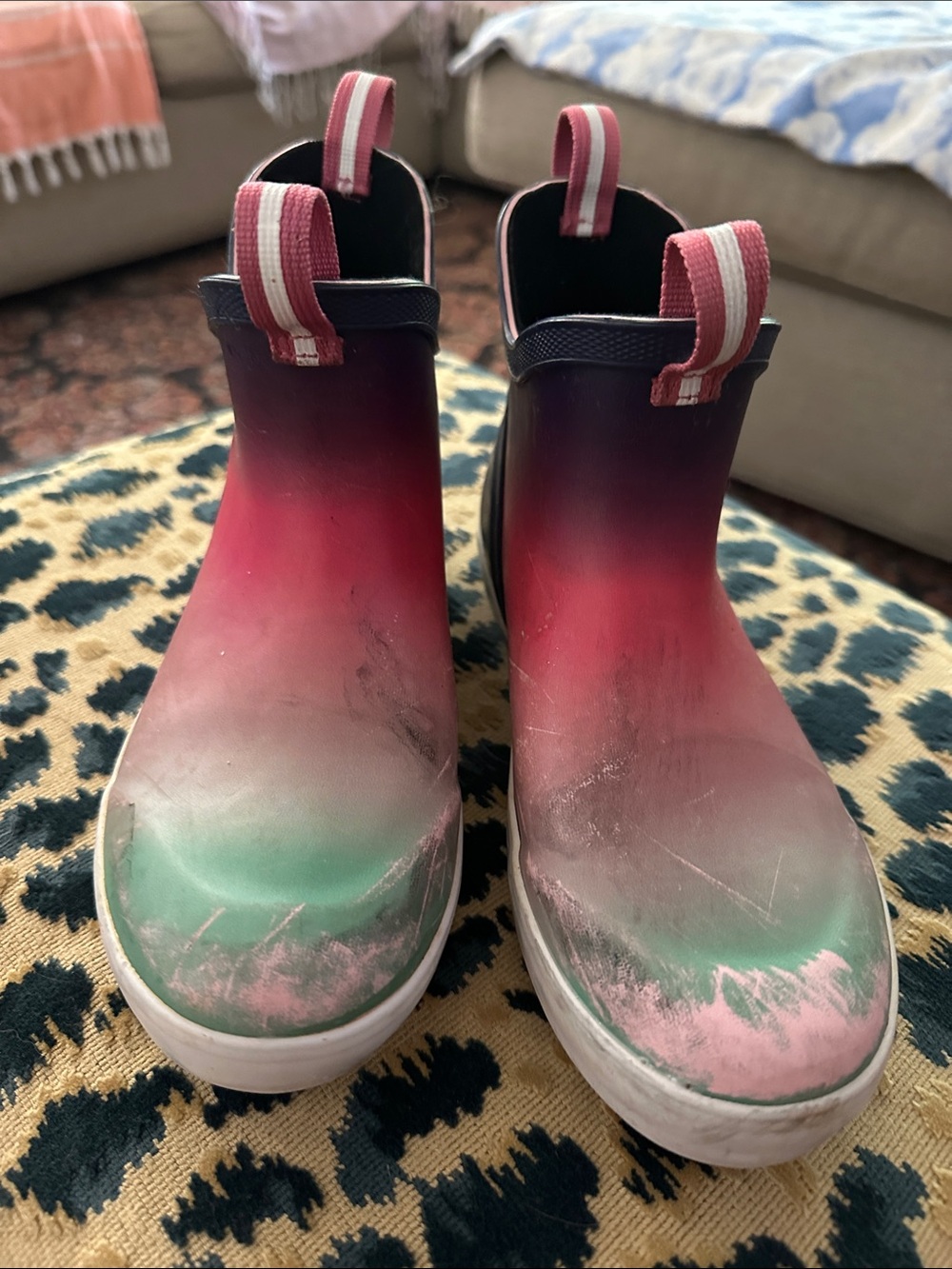 Kids Xtratuf boots size US4